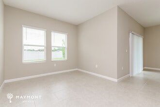 300 Kenilworth Dr in Kissimmee, FL - Building Photo - Building Photo