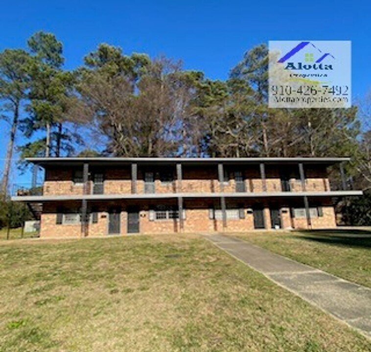 4212 S Dowfield Dr in Fayetteville, NC - Building Photo
