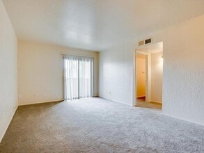 5225 E Thomas Rd-Unit -282 in Phoenix, AZ - Building Photo - Building Photo