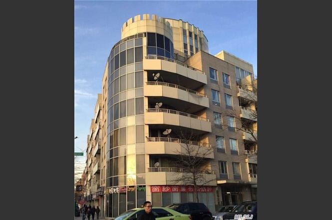 132-03 Sanford Ave in Queens, NY - Building Photo