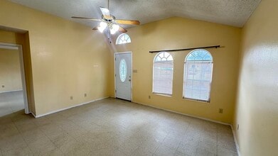 1028 Merrimack Loop in Laredo, TX - Building Photo - Building Photo