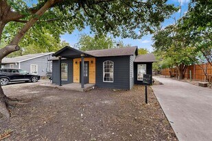 1404 N Bradley St in McKinney, TX - Building Photo