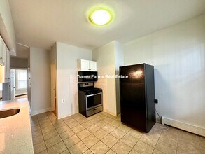 96 E Cottage St, Unit 2 in Boston, MA - Building Photo - Building Photo