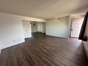 558 W 42nd St in Scottsbluff, NE - Building Photo - Building Photo