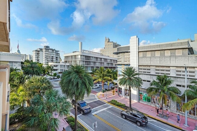 1150 Collins Ave in Miami Beach, FL - Building Photo - Building Photo