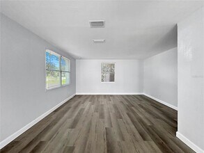 3006 E Idlewild Ave in Tampa, FL - Foto de edificio - Building Photo