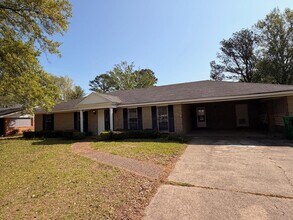 2604 McArthur Dr in Columbus, MS - Building Photo - Building Photo