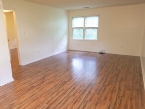 1609 Donington Ct-Unit -A in Lynchburg, VA - Building Photo - Building Photo