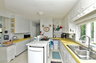 208 Standish Rd in Bourne, MA - Building Photo - Building Photo