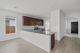 315 Diamondleaf Dr in Mustang Ridge, TX - Building Photo - Building Photo