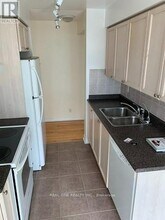 1-1501 Elm Dr W in Mississauga, ON - Building Photo - Building Photo