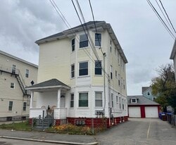 61 John St, Unit 2 in Pawtucket, RI - Building Photo