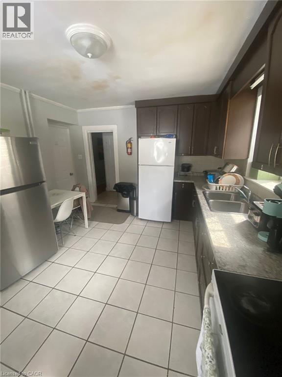 9 Waterloo Ave in Guelph, ON - Building Photo - Building Photo