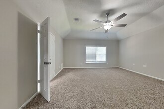 5 Regency Ct in Conroe, TX - Building Photo - Building Photo