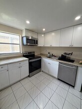 9180 Fontainebleau Blvd, Unit 401 in Miami, FL - Building Photo - Building Photo