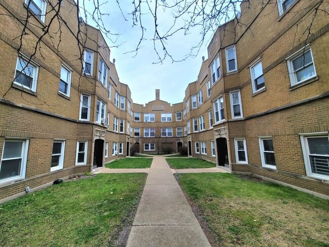 property at 4830 W Addison St
