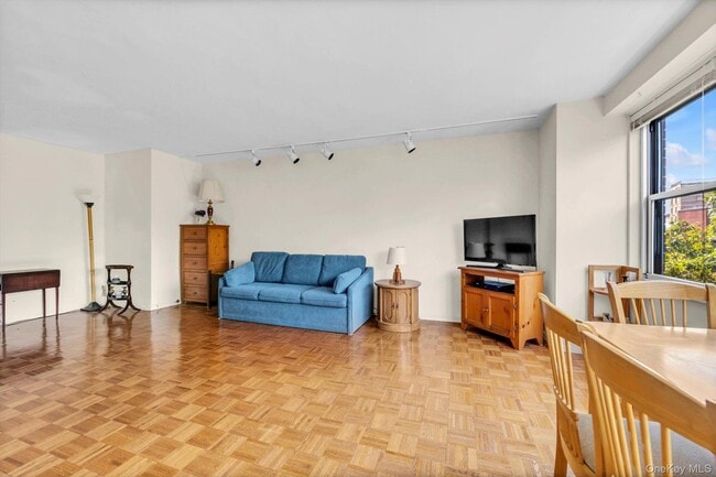 property at 555 Kappock St