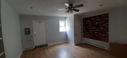 7153 Torresdale Ave, Unit 1 Front Office in Philadelphia, PA - Building Photo - Building Photo