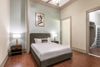 30 Baronne St in New Orleans, LA - Foto de edificio - Building Photo