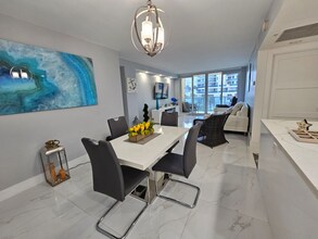 2501 S Ocean Dr in Hollywood, FL - Building Photo - Building Photo