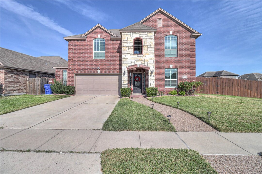 7506 Elizondo Dr in Corpus Christi, TX - Building Photo