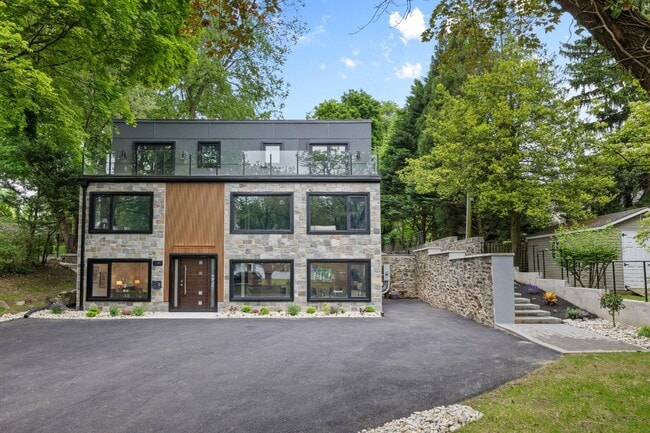 354 Winding Wy in Merion Station, PA - Building Photo - Building Photo