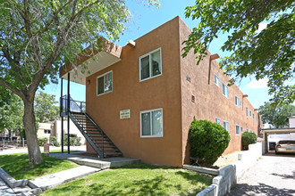 1206 Dr Martin Luther King Jr Ave NE in Albuquerque, NM - Foto de edificio - Building Photo