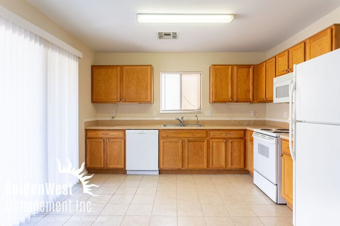 11408 W Hutton Dr in Sun City, AZ - Building Photo