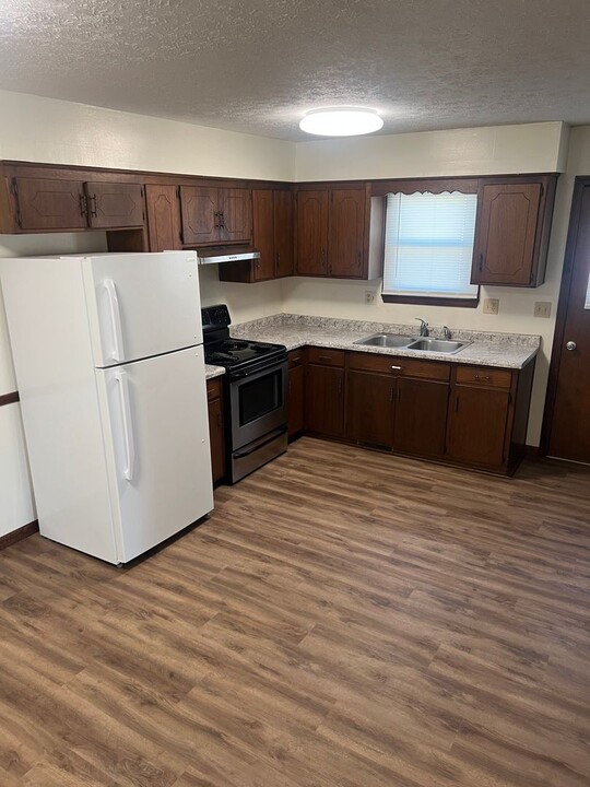 2524 S Jefferson Ave in Springfield, MO - Building Photo