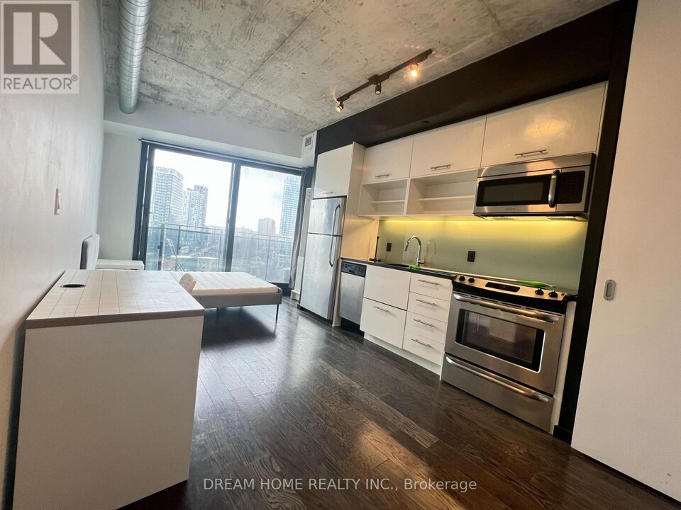 51-1451 Trolley Cres in Toronto, ON - Building Photo