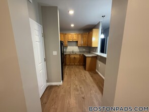 757 Highland Ave in Needham, MA - Building Photo - Building Photo