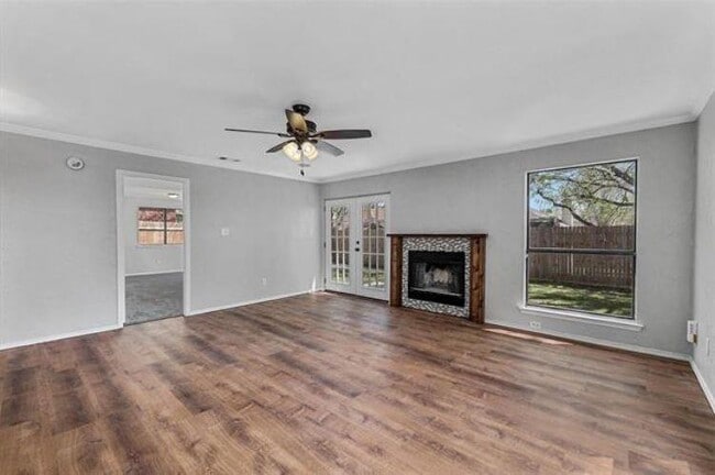 4828 Ashton Ave in Fort Worth, TX - Foto de edificio - Building Photo