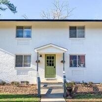 711 Oakview Rd in Decatur, GA - Building Photo