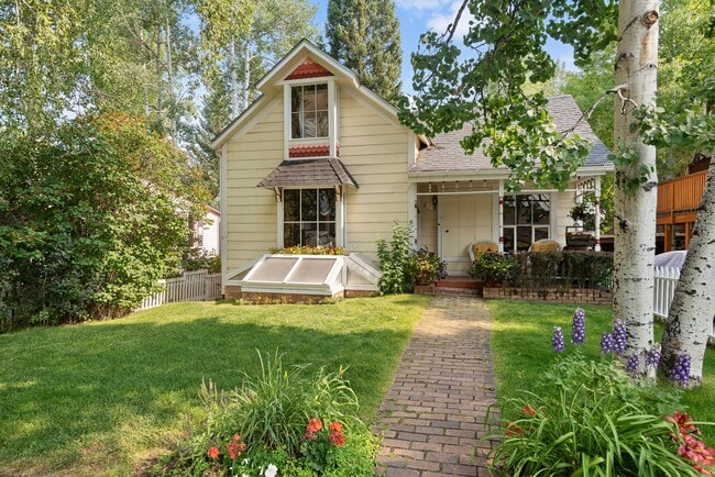property at 214 W Hyman Ave