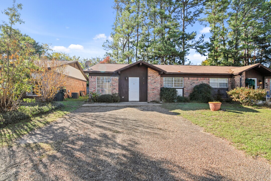 7127 Gatewood Dr in Tyler, TX - Building Photo