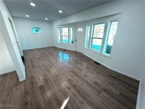 10714 Greenlawn Ave in Cleveland, OH - Building Photo - Building Photo