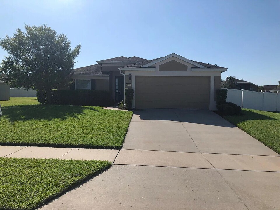 2966 Santa Marcos Dr in Clermont, FL - Building Photo