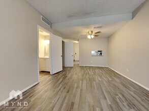 7801 N 44th Dr in Glendale, AZ - Foto de edificio - Building Photo