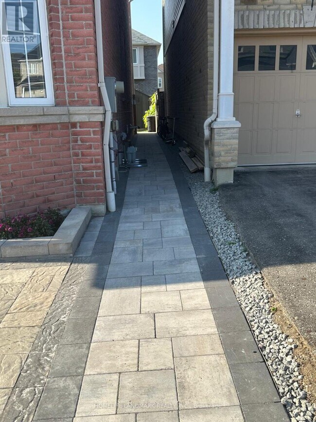 6 Pickett St in Ajax, ON - Building Photo - Building Photo