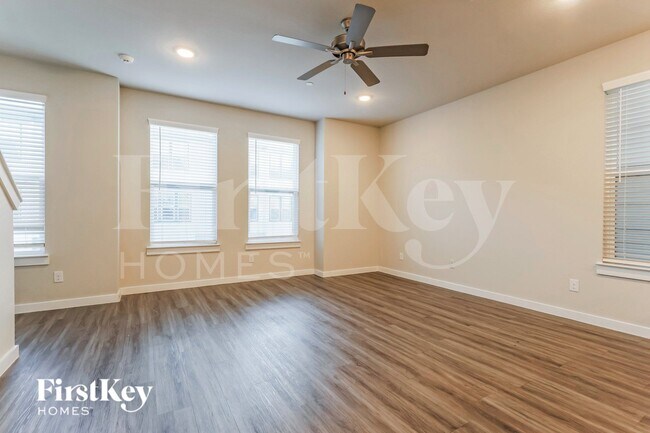 18427 Idyllic Aly in Shenandoah, TX - Building Photo - Building Photo