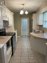 48 N Forster Park Dr in Oakville, ON - Building Photo - Building Photo