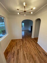 1050 Cedar Way SE in Salem, OR - Building Photo - Building Photo