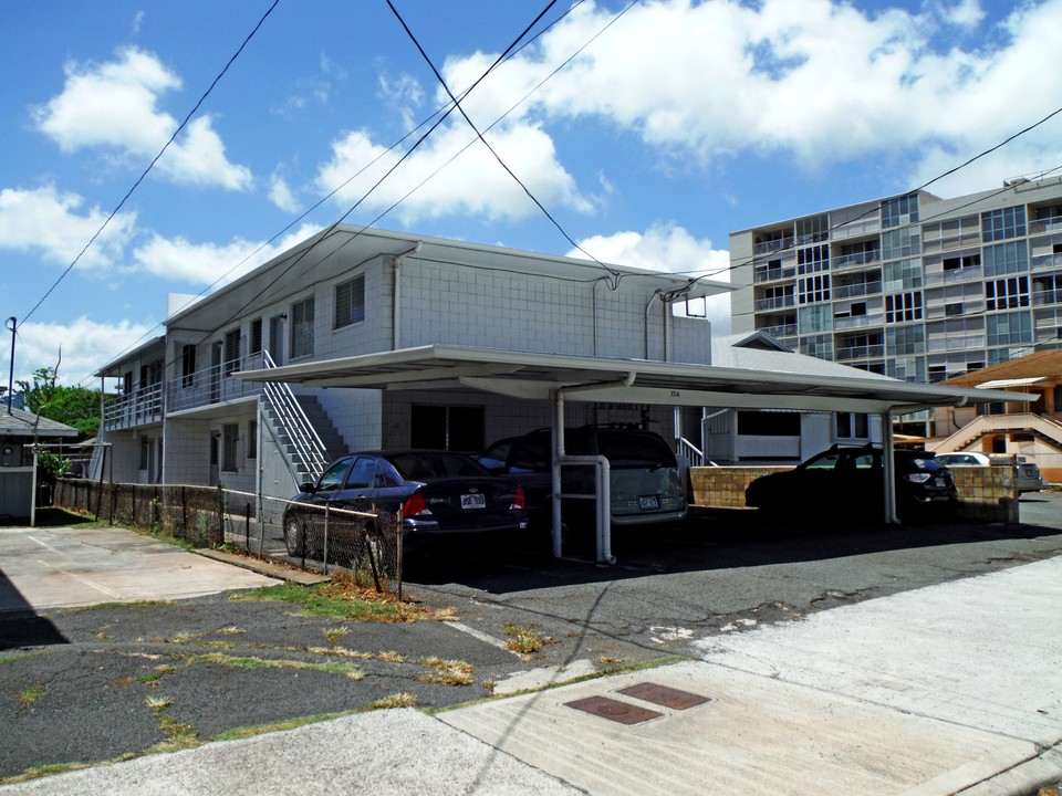 734 Ekela Ave in Honolulu, HI - Building Photo