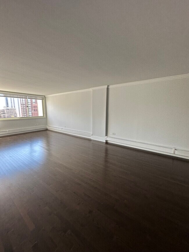 1350 N Dearborn St, Unit 2BD in Chicago, IL - Building Photo - Building Photo