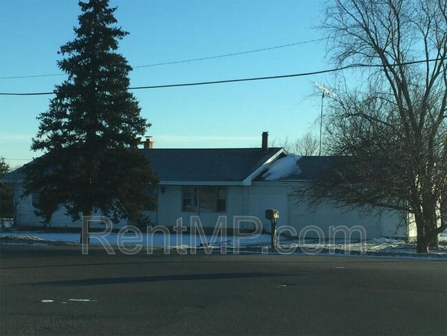 property at 4497 S Isabella Rd