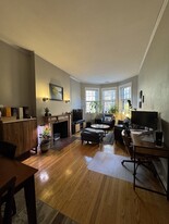 125 Beacon St, Unit 3 in Boston, MA - Building Photo - Building Photo