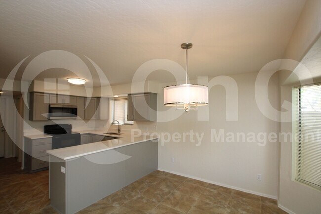 3858 E Cathedral Rock Dr in Phoenix, AZ - Building Photo - Building Photo