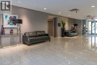 81 Robinson St in Hamilton, ON - Building Photo - Building Photo