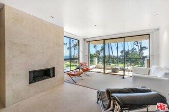 701 Ocean Ave in Santa Monica, CA - Building Photo - Building Photo