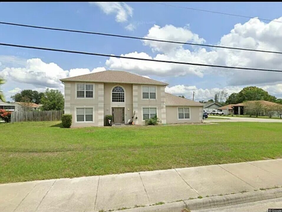 1301 Fort Smith Blvd in Deltona, FL - Building Photo